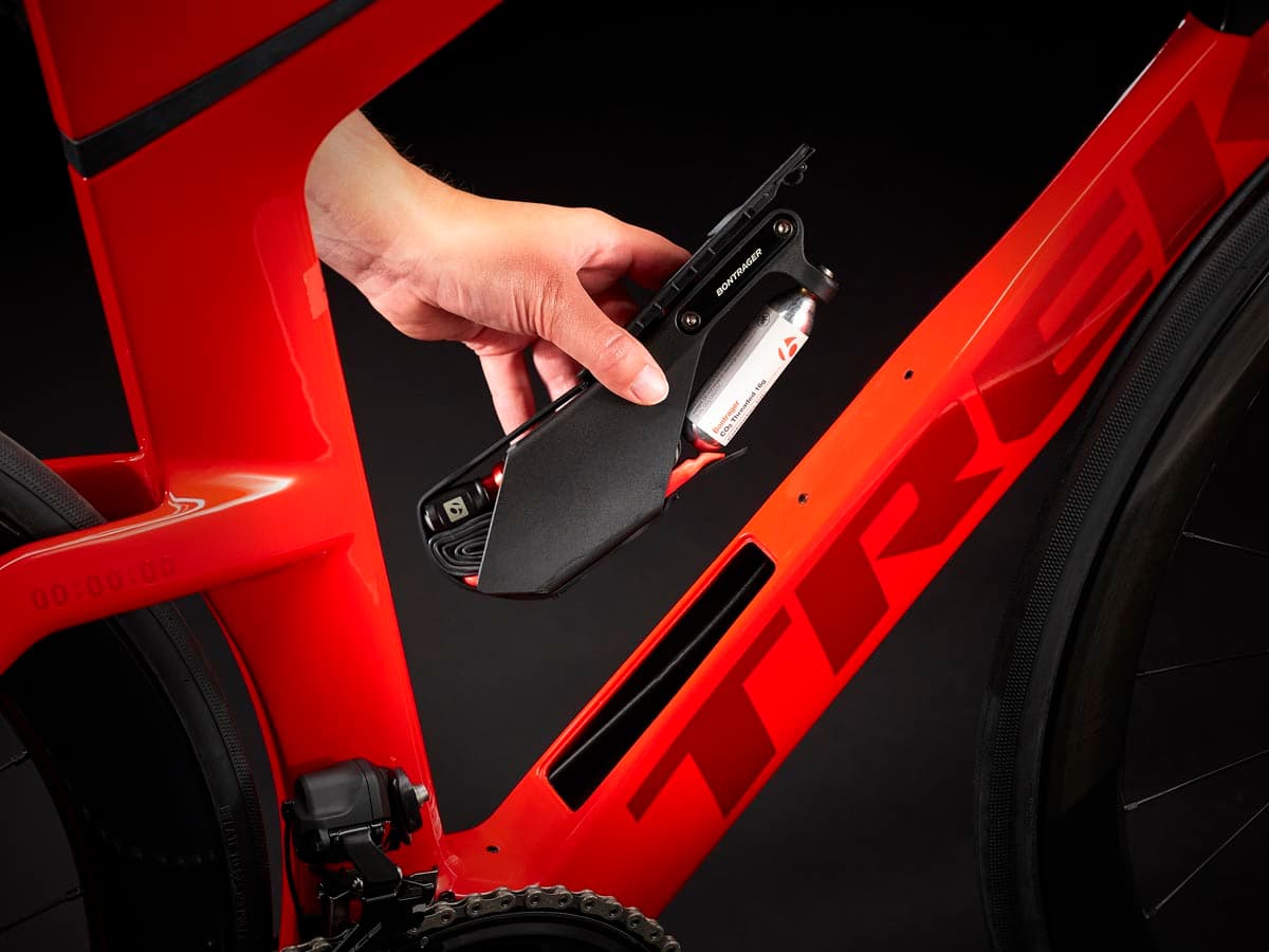 Speed Concept hidden flat kit compartment